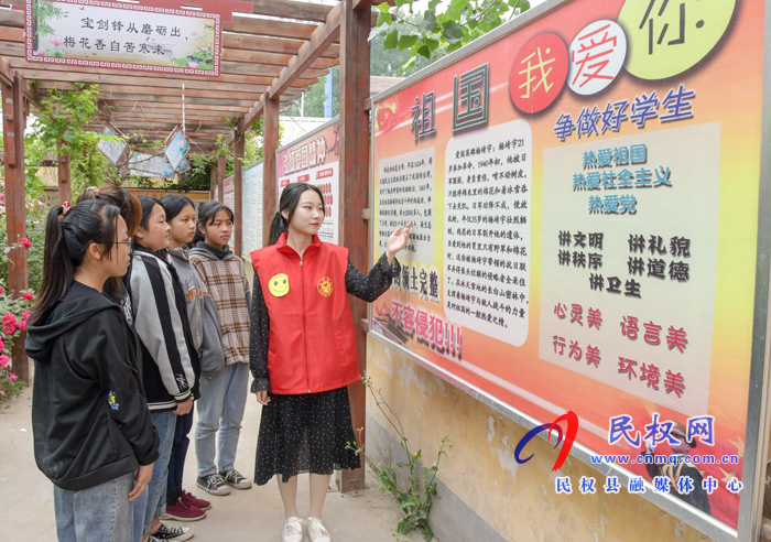 人和鎮(zhèn)開展“黨史學(xué)習(xí)教育進(jìn)校園”活動(dòng) 人和鎮(zhèn)開展“黨史學(xué)習(xí)教育進(jìn)校園”活動(dòng)