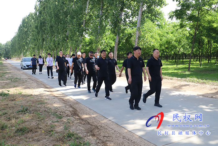 縣政協(xié)：開展“學(xué)黨史、感黨恩、跟黨走”深化黨史學(xué)習(xí)教育徒步活動