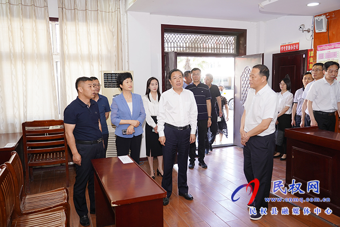 市人大常委會(huì)副主任、縣委書(shū)記姬脈常查看高招考務(wù)工作準(zhǔn)備情況