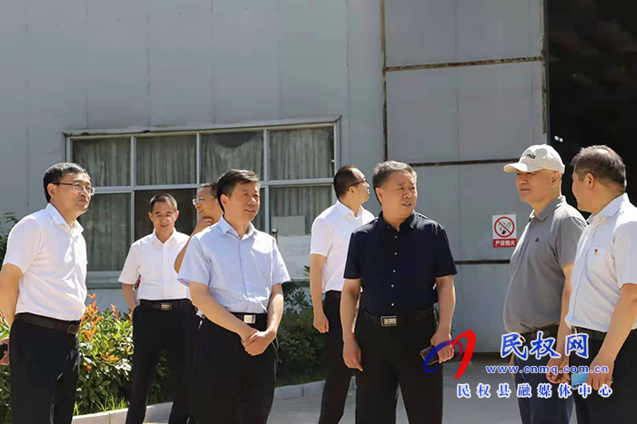 市農(nóng)信辦到民開展“百名行長走訪千家萬戶”活動 市農(nóng)信辦到民開展“百名行長走訪千家萬戶”活動