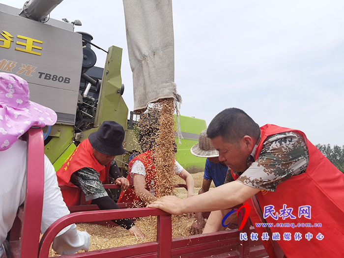 民權(quán)縣孫六鎮(zhèn):11支黨員志愿服務(wù)隊(duì)奮戰(zhàn)在田間地頭 民權(quán)縣孫六鎮(zhèn):11支黨員志愿服務(wù)隊(duì)奮戰(zhàn)在田間地頭