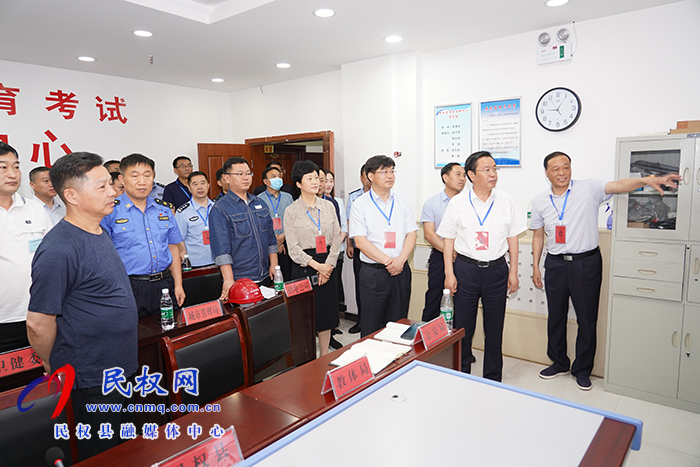 市人大常委會(huì)副主任、縣委書(shū)記姬脈常帶隊(duì)巡視高考工作