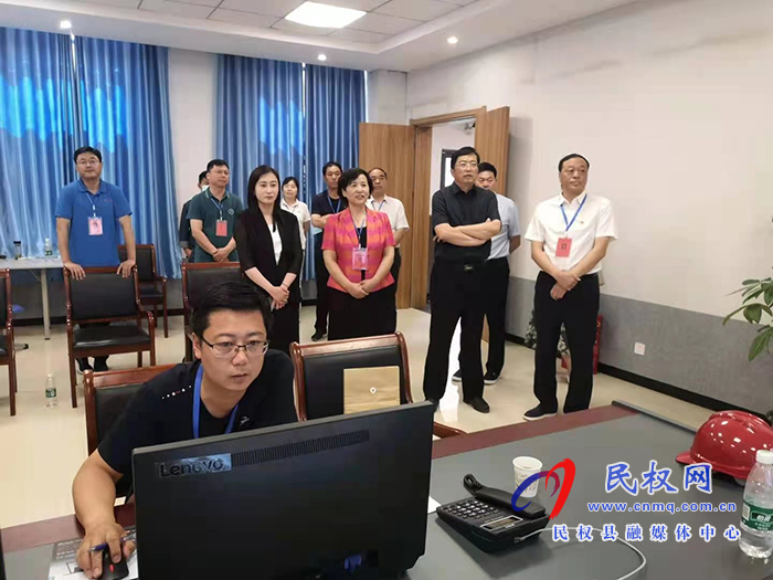 副市長(zhǎng)岳愛云到民查看高考考務(wù)工作 副市長(zhǎng)岳愛云到民查看高考考務(wù)工作