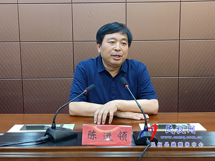 我縣召開迎“七一”機關(guān)單位綠化亮化工作部署會 我縣召開迎“七一”機關(guān)單位綠化亮化工作部署會