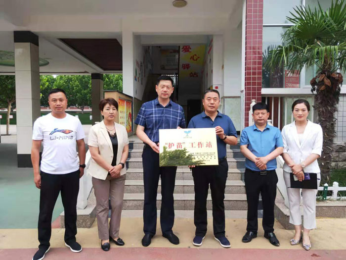縣委宣傳部副部長李忠強(qiáng)調(diào)研“護(hù)苗”工作站建設(shè)情況 縣委宣傳部副部長李忠強(qiáng)調(diào)研“護(hù)苗”工作站建設(shè)情況