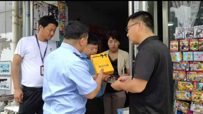 我縣多部門集中開展校園周邊文化環(huán)境專項整治行動 我縣多部門集中開展校園周邊文化環(huán)境專項整治行動