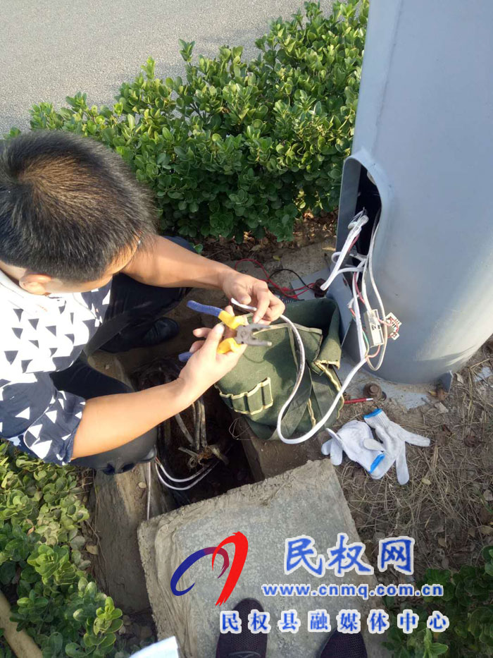 城管局路燈所 保安全、勤維護(hù)、迎“七一”