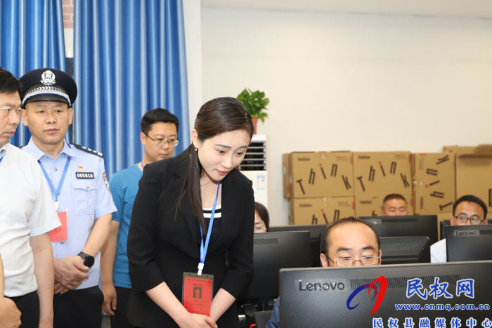副縣長(zhǎng)朱琳巡視我縣中考考務(wù)工作 副縣長(zhǎng)朱琳巡視我縣中考考務(wù)工作