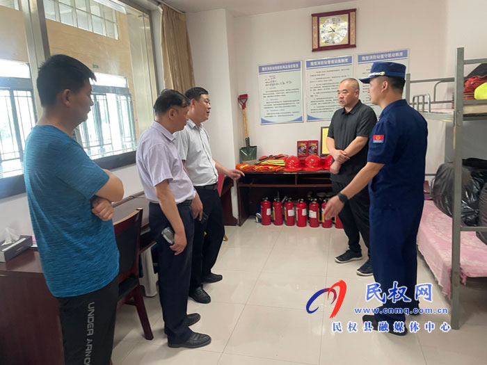 文化廣電旅游局黨組書記、局長王偉到人民藝術(shù)中心檢查安全生產(chǎn)工作