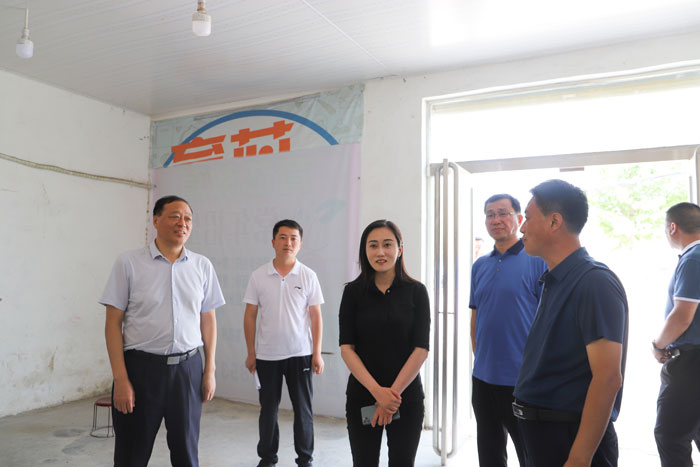 副縣長(zhǎng)朱琳督導(dǎo)安全生產(chǎn)、疫苗接種和文化建設(shè)工作