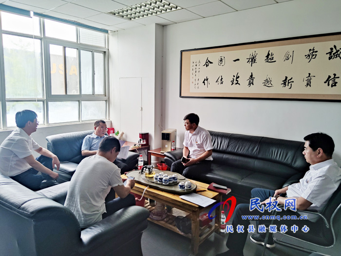 市政府副秘書長任善禮到民開展“萬人助萬企”活動(dòng) 市政府副秘書長任善禮到民開展“萬人助萬企”活動(dòng)