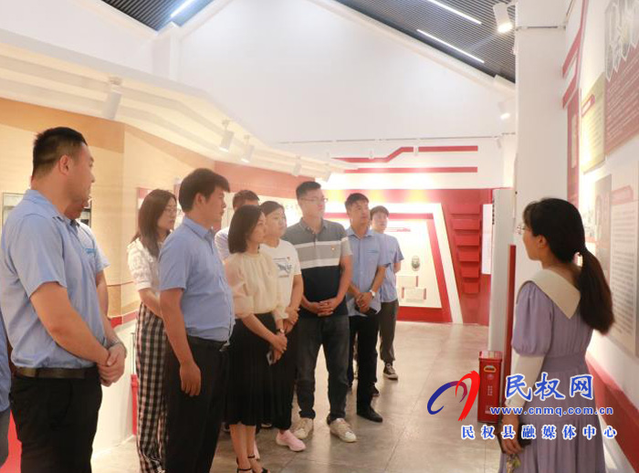 縣發(fā)投支部聯(lián)合中建七局安裝公司黨支部開展“建證百年 紅色傳承”主題黨日活動(dòng) 縣發(fā)投支部聯(lián)合中建七局安裝公司黨支部開展“建證百年 紅色傳承”主題黨日活動(dòng)