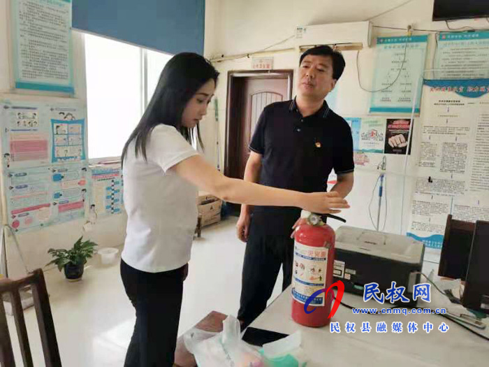 副縣長(zhǎng)朱琳到老顏集鄉(xiāng)督導(dǎo)檢查消防安全工作 副縣長(zhǎng)朱琳到老顏集鄉(xiāng)督導(dǎo)檢查消防安全工作