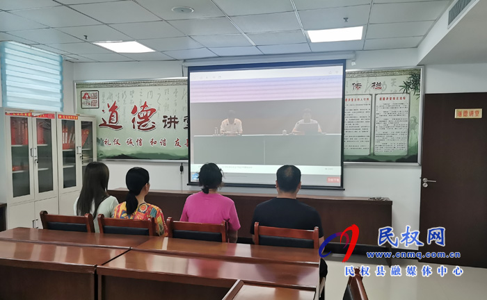 我縣各鄉(xiāng)鎮(zhèn)（街道辦）、縣直各單位組織收聽(tīng)收看全縣安全生產(chǎn)知識(shí)專題培訓(xùn)會(huì)