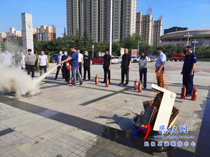全縣文廣旅領(lǐng)域舉行安全培訓(xùn)暨消防應(yīng)急演練會 全縣文廣旅領(lǐng)域舉行安全培訓(xùn)暨消防應(yīng)急演練會