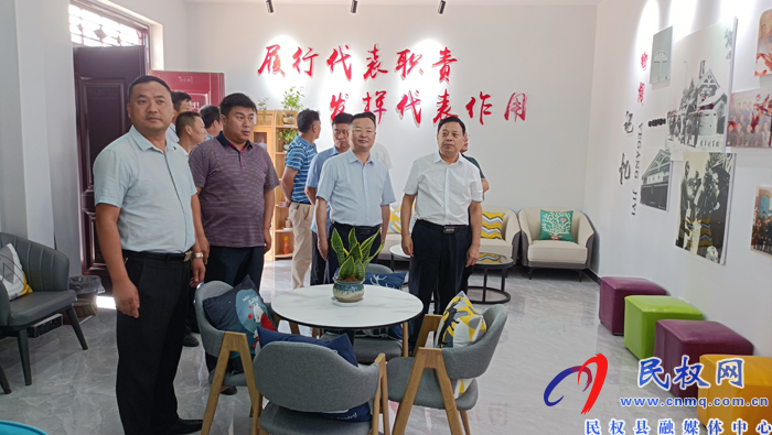 碭山縣人大常委會(huì)副主任李振平到民考察人大監(jiān)督工作 碭山縣人大常委會(huì)副主任李振平到民考察人大監(jiān)督工作