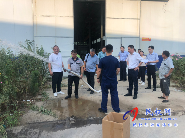 縣委常委、縣委辦公室主任孟亞松督查涉氨企業(yè)安全生產(chǎn)工作