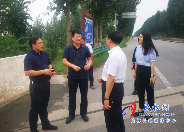 縣委常委、政法委書記、副縣長(zhǎng)孟祥亮到雙塔鎮(zhèn)開展巡河工作?