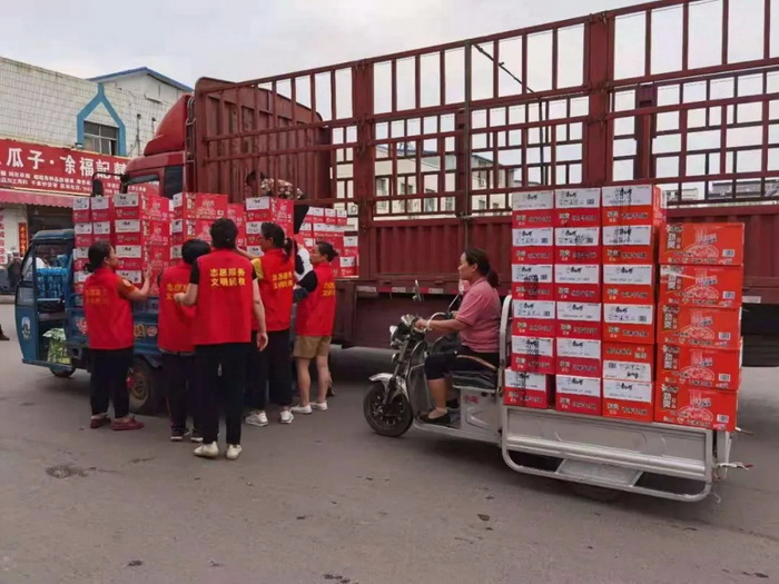 民權(quán)縣志愿者協(xié)會(huì)防汛救災(zāi)愛心物資馳援河南災(zāi)區(qū) 民權(quán)縣志愿者協(xié)會(huì)防汛救災(zāi)愛心物資馳援河南災(zāi)區(qū)