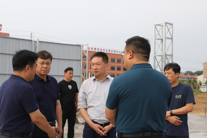 縣委常委、縣委辦公室主任孟亞松調(diào)研督導(dǎo)安置房建設(shè)工作