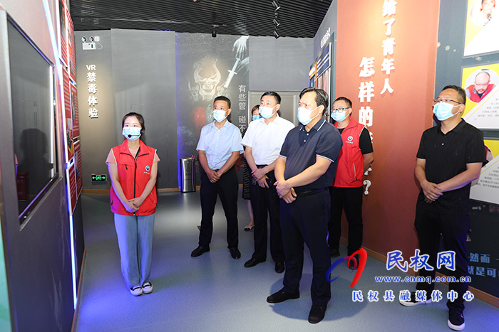 縣委常委、政法委書記、副縣長(zhǎng)孟祥亮督查民權(quán)縣禁毒科普教育基地運(yùn)行情況