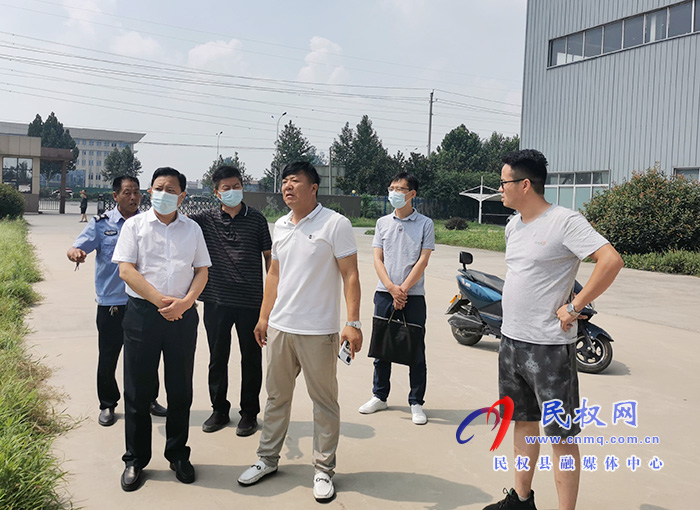 縣人大常委會(huì)副主任石克林到聯(lián)系服務(wù)企業(yè)開展“萬人助萬企”活動(dòng) 縣人大常委會(huì)副主任石克林到聯(lián)系服務(wù)企業(yè)開展“萬人助萬企”活動(dòng)