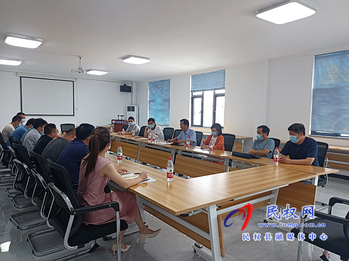 市市場(chǎng)監(jiān)督管理局局長(zhǎng)戚征倫到民開展萬人助萬企活動(dòng)并查看進(jìn)口冷鏈?zhǔn)称芬咔榉揽毓ぷ? title=