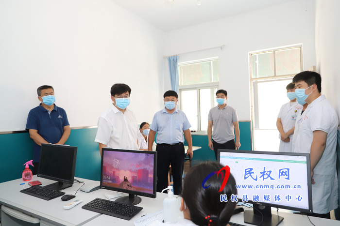 縣委書記張團結調研督導疫情防控工作 縣委書記張團結調研督導疫情防控工作