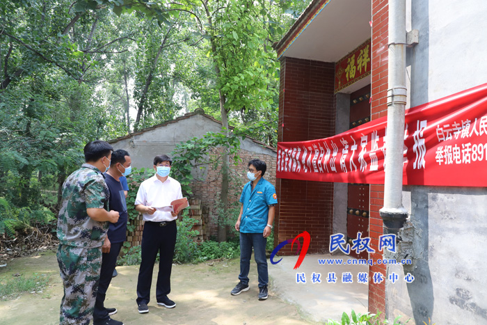 縣委書記張團結調研督導疫情防控工作 縣委書記張團結調研督導疫情防控工作