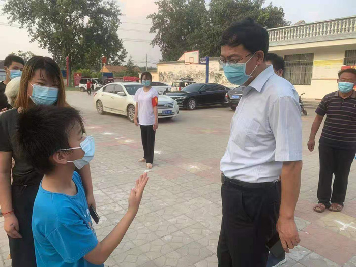 縣委常委、紀(jì)委書記、監(jiān)察委主任張亞光到胡集鄉(xiāng)督導(dǎo)疫情防控各項措施落實和核酸檢測工作開展情況