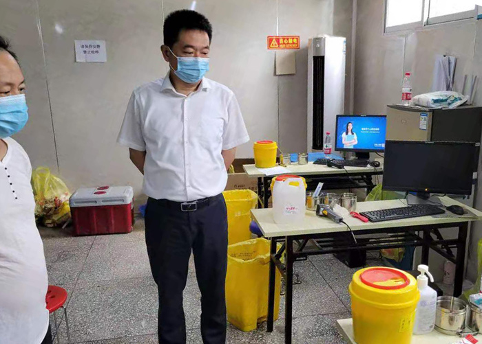 縣委常委、縣委辦公室主任孟亞松到野崗鎮(zhèn)暗訪督導疫情防控工作