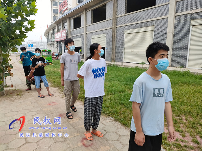 花園鄉(xiāng)高效暖心推進(jìn)第三輪全員核酸檢測 花園鄉(xiāng)高效暖心推進(jìn)第三輪全員核酸檢測