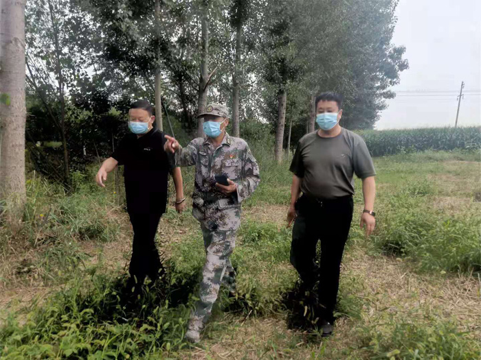 縣委常委、武裝部長熊四香到王橋鎮(zhèn)巡河并督導防汛工作