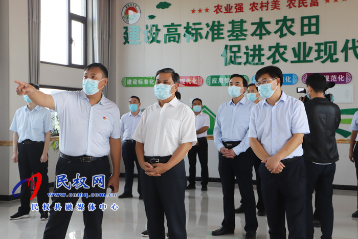副省長武國定在民權(quán)縣調(diào)研時強(qiáng)調(diào):鞏固拓展脫貧攻堅成果 統(tǒng)籌推進(jìn)“三農(nóng)”各項(xiàng)工作 副省長武國定在民權(quán)縣調(diào)研時強(qiáng)調(diào):鞏固拓展脫貧攻堅成果 統(tǒng)籌推進(jìn)“三農(nóng)”各項(xiàng)工作