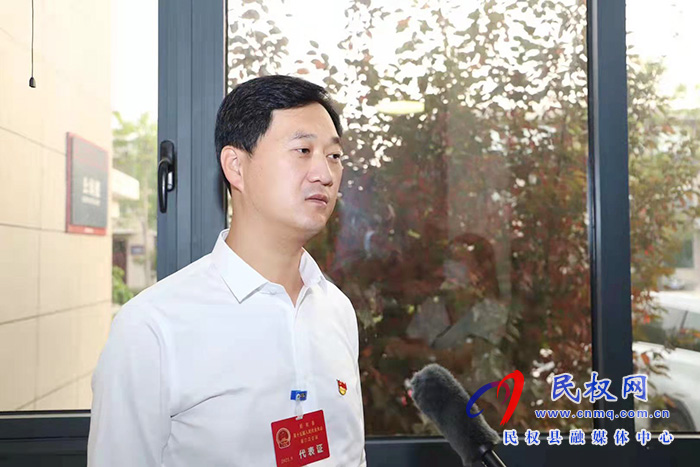 聚焦人代會(huì):履職盡責(zé)人大代表向大會(huì)報(bào)到 聚焦人代會(huì):履職盡責(zé)人大代表向大會(huì)報(bào)到