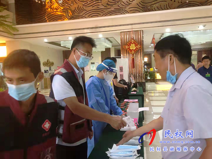 出席市五屆人大六次會議的民權(quán)代表團代表陸續(xù)報到 出席市五屆人大六次會議的民權(quán)代表團代表陸續(xù)報到