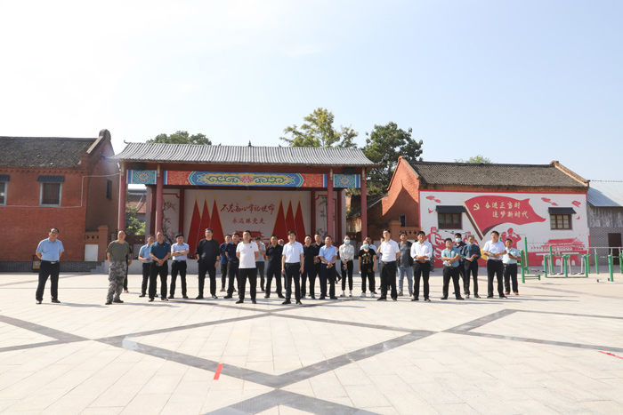 副縣長李衛(wèi)政帶隊(duì)赴長垣市考察學(xué)習(xí)農(nóng)村人居環(huán)境整治工作 副縣長李衛(wèi)政帶隊(duì)赴長垣市考察學(xué)習(xí)農(nóng)村人居環(huán)境整治工作