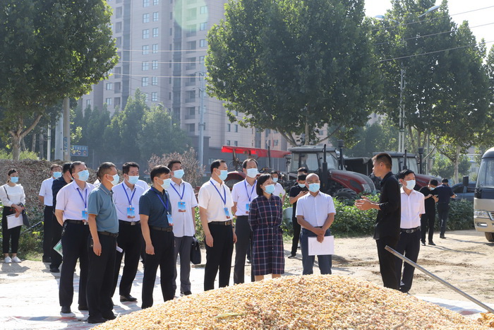 市人大常委會視察我縣主要農(nóng)作物全程機(jī)械化工作推進(jìn)情況 市人大常委會視察我縣主要農(nóng)作物全程機(jī)械化工作推進(jìn)情況
