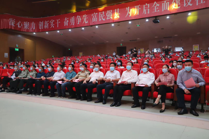 民權(quán)縣首屆“最美退役軍人”“最美軍嫂”頒獎(jiǎng)典禮舉行 民權(quán)縣首屆“最美退役軍人”“最美軍嫂”頒獎(jiǎng)典禮舉行