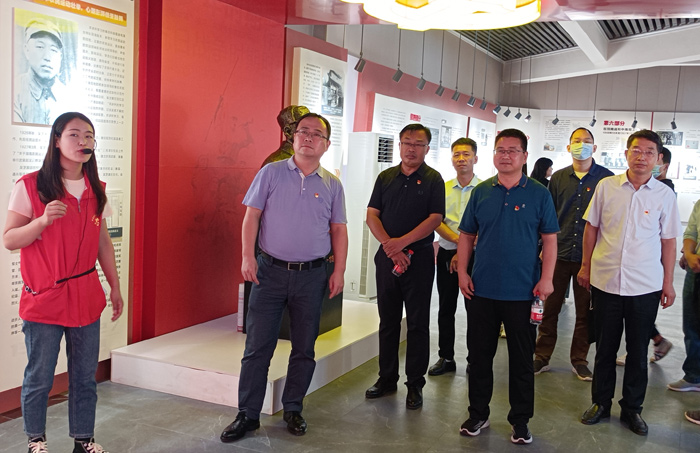 河南日報報業(yè)集團(tuán)青年理論學(xué)習(xí)小組到民開展調(diào)研實踐活動 河南日報報業(yè)集團(tuán)青年理論學(xué)習(xí)小組到民開展調(diào)研實踐活動