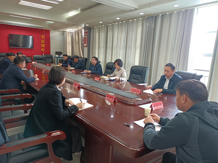 我縣召開(kāi)清理高速公路沿線廣告設(shè)施專(zhuān)項(xiàng)行動(dòng)促進(jìn)會(huì)