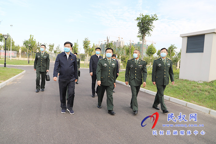 河南省軍區(qū)少將政委徐元鴻到民調研黨管武裝和民兵建設等工作情況