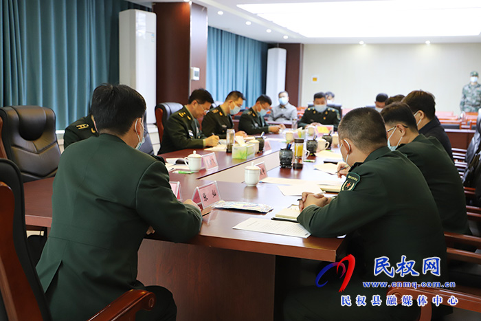 河南省軍區(qū)少將政委徐元鴻到民調研黨管武裝和民兵建設等工作情況