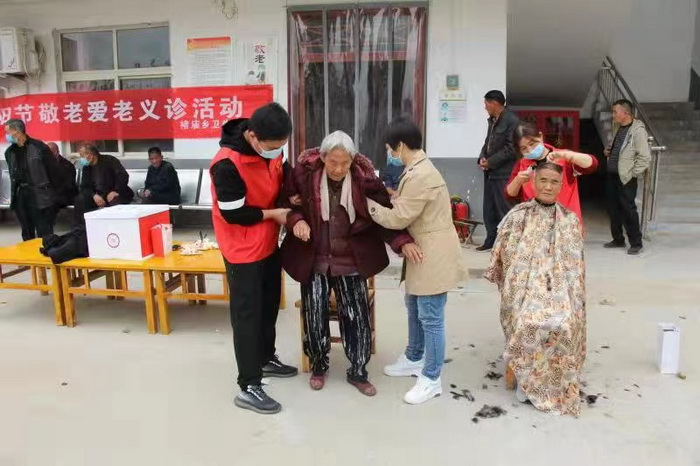 褚廟鄉(xiāng)開展“愛滿重陽節(jié)、情暖老人心” 主題教育活動