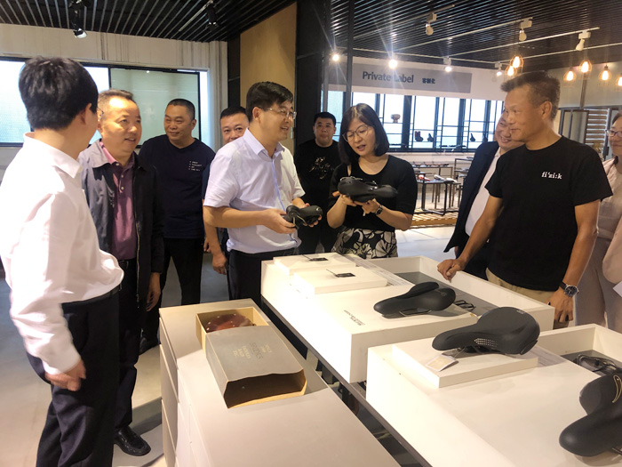 縣委書記張團結(jié)到江陰高新區(qū)開展招商活動