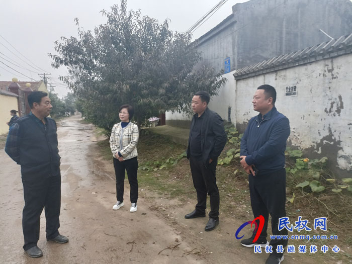 副縣長李衛(wèi)政深入伯黨鄉(xiāng)調(diào)研人居環(huán)境整治工作