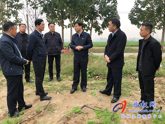 縣委書記張團(tuán)結(jié)調(diào)研鞏固拓展脫貧攻堅(jiān)成果與鄉(xiāng)村振興有效銜接工作