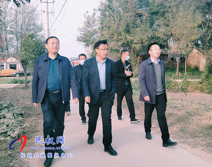 縣委常委、宣傳部長、副縣長畢道喜督導(dǎo)軟弱渙散村黨組織整頓工作