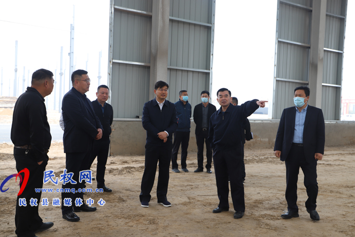 縣委書記張團結調研安置房和重點項目建設進展情況
