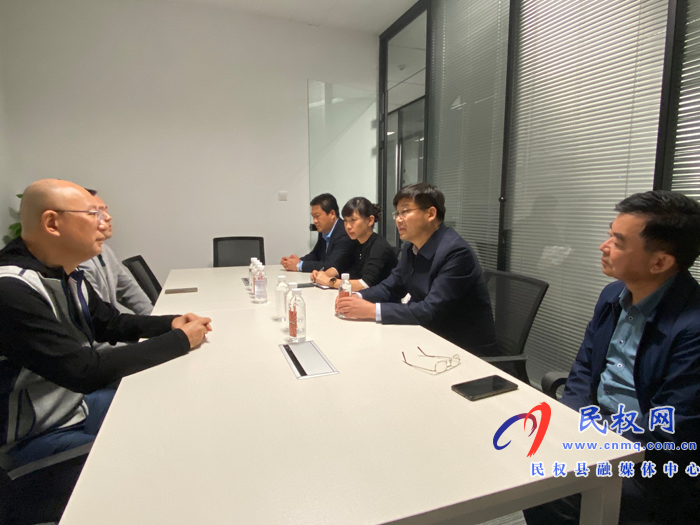 縣委書記張團(tuán)結(jié)赴上海招商考察